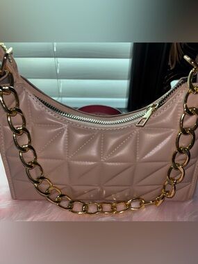 Quilted Chain-Accent Shoulder Bag in Blush Pink